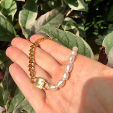 Загрузить изображение в средство просмотра галереи, Trendy Half Pearl, Half Chain Necklace for Women - Stylish Two-Tone Pearl and Chain Design - Elegant Statement Jewelry for Any Occasion