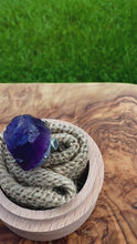 Загружайте и воспроизводите видео в средстве просмотра галереи Natural Raw Amethyst Ring. Crown Chakra High Consciousness Activation. Amethyst jewelry