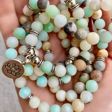 Загрузить изображение в средство просмотра галереи, Натуральный AMAZONITE Mala 108 Бусины натуральные ручной работы. Медитация Мала. Бусы для йоги. Амазонит. Браслет из натурального камня. Духовные украшения.