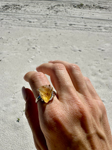 Natural Raw Citrine ring. Crystal of abundance and prosperity ring. Manipura Chakra. Self-confidence crystal jewelry