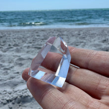 Загрузить изображение в средство просмотра галереи, AAA Clear Quartz Crystal – Diamond-Like Clarity, Charged on New Moon &amp; Ocean Ritual | High-Vibe Divine Frequency Stone.
