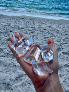 AAA Clear Quartz Crystal – Diamond-Like Clarity, Charged on New Moon & Ocean Ritual | High-Vibe Divine Frequency Stone.