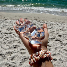 Загрузить изображение в средство просмотра галереи, AAA Clear Quartz Crystal – Diamond-Like Clarity, Charged on New Moon &amp; Ocean Ritual | High-Vibe Divine Frequency Stone.
