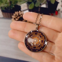 Load and play video in Gallery viewer, Sri Yantra necklace gold metal. For men and women jewelry Sacred geometry necklace . Meditation jewelry. Healing jewelry
