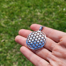 Load image into Gallery viewer, Flower Of Life Sacred Geometry Necklace gold. Flower of Life jewelry, Sacred Geometry Jewelry, Metaphysical Psychic, Spiritual Jewelry.
