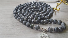 Load and play video in Gallery viewer, Natural Labradorite Mala 108 Beads. Third Eye Chakra crystal Beads. Meditation Mala. Labradorite bracelet, Spiritual  Metaphysical stone
