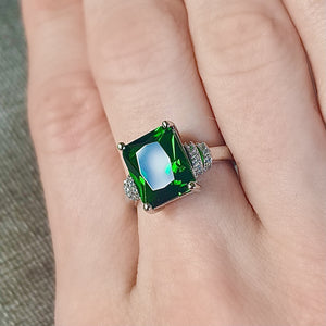 Emerald Ring Luxury rectangular shape. Rose Gold. Golden plated. AAA Quality. Natural Emerald gemstone. Large Emerald ring. Large gemstone ring.
